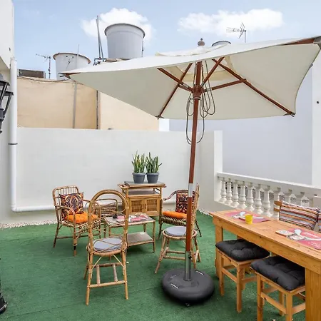 Close To Airport - Private With Private Bathroom Adults Only Gudja