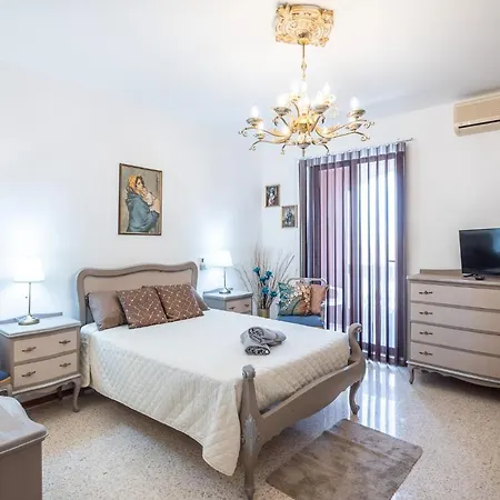 Close To Airport - Private With Private Bathroom Adults Only Casa de hóspedes